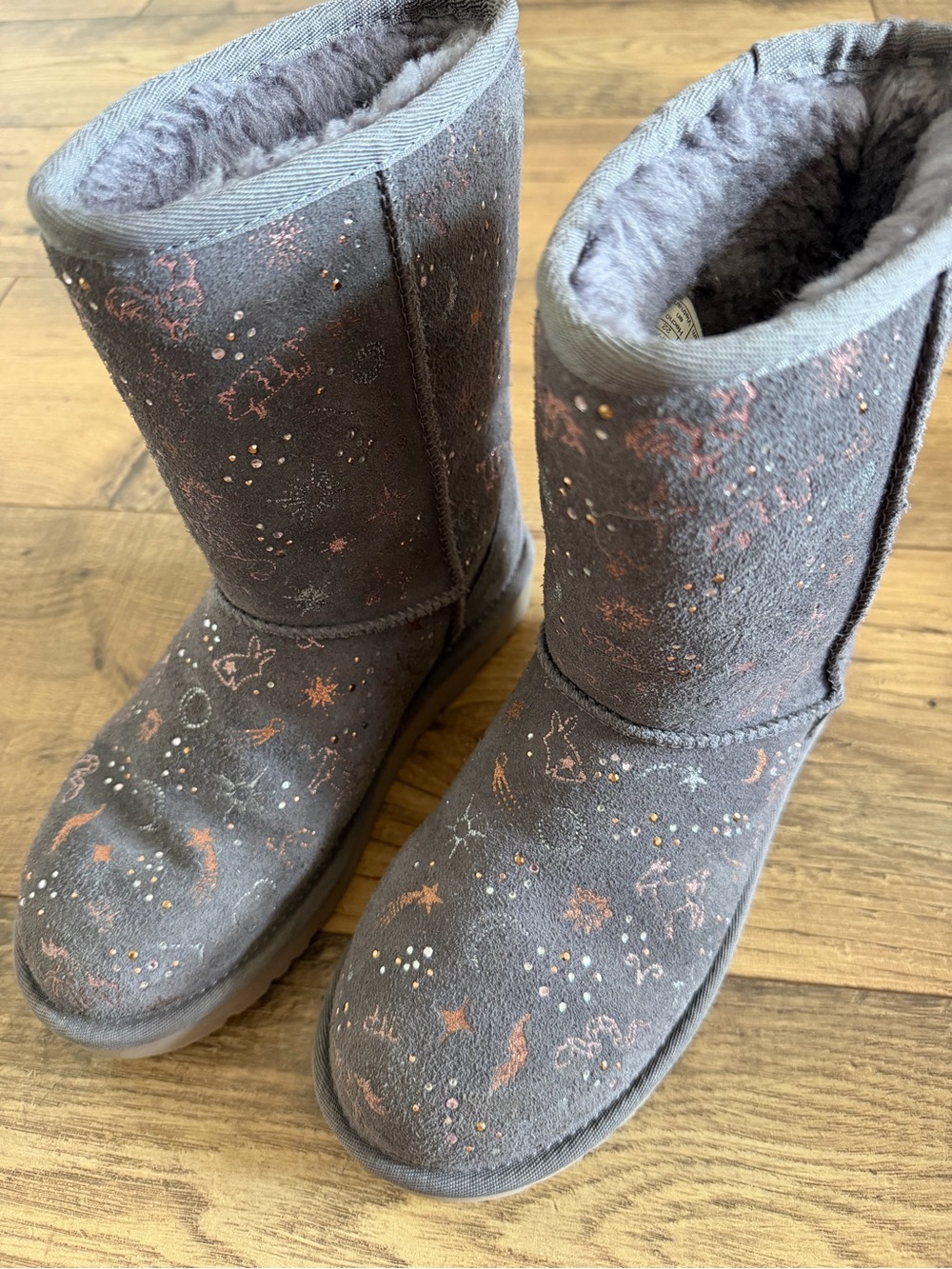 UGG Classic Celestial Zodiac Print Boots - Size 5 - Like New limited Gray